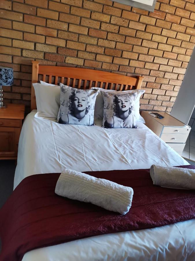 Neon Moon Hotel Welkom Eksteriør billede